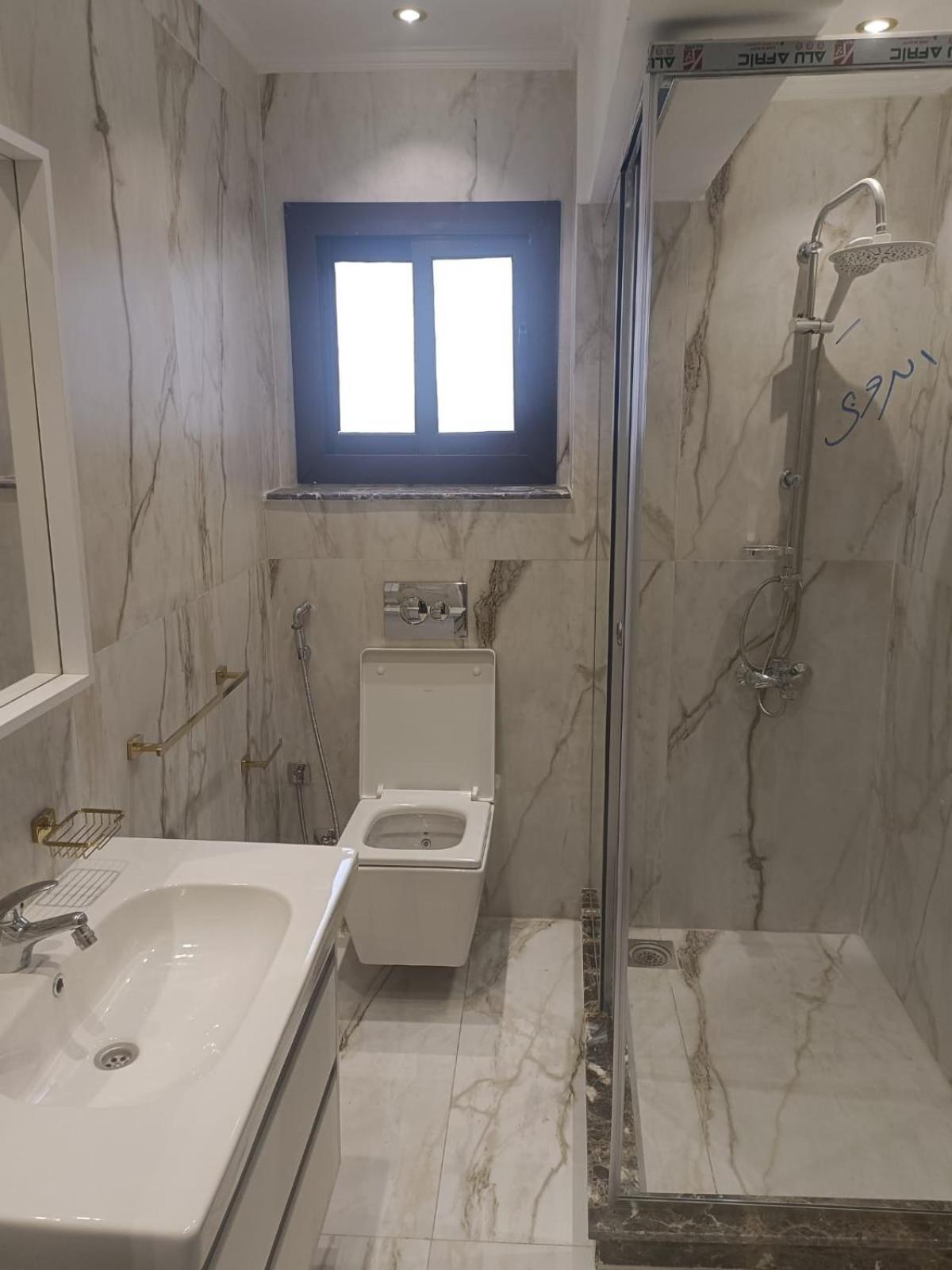 Apartment فاخرة لدينا للاقامةالفندقية المريحة Cairo